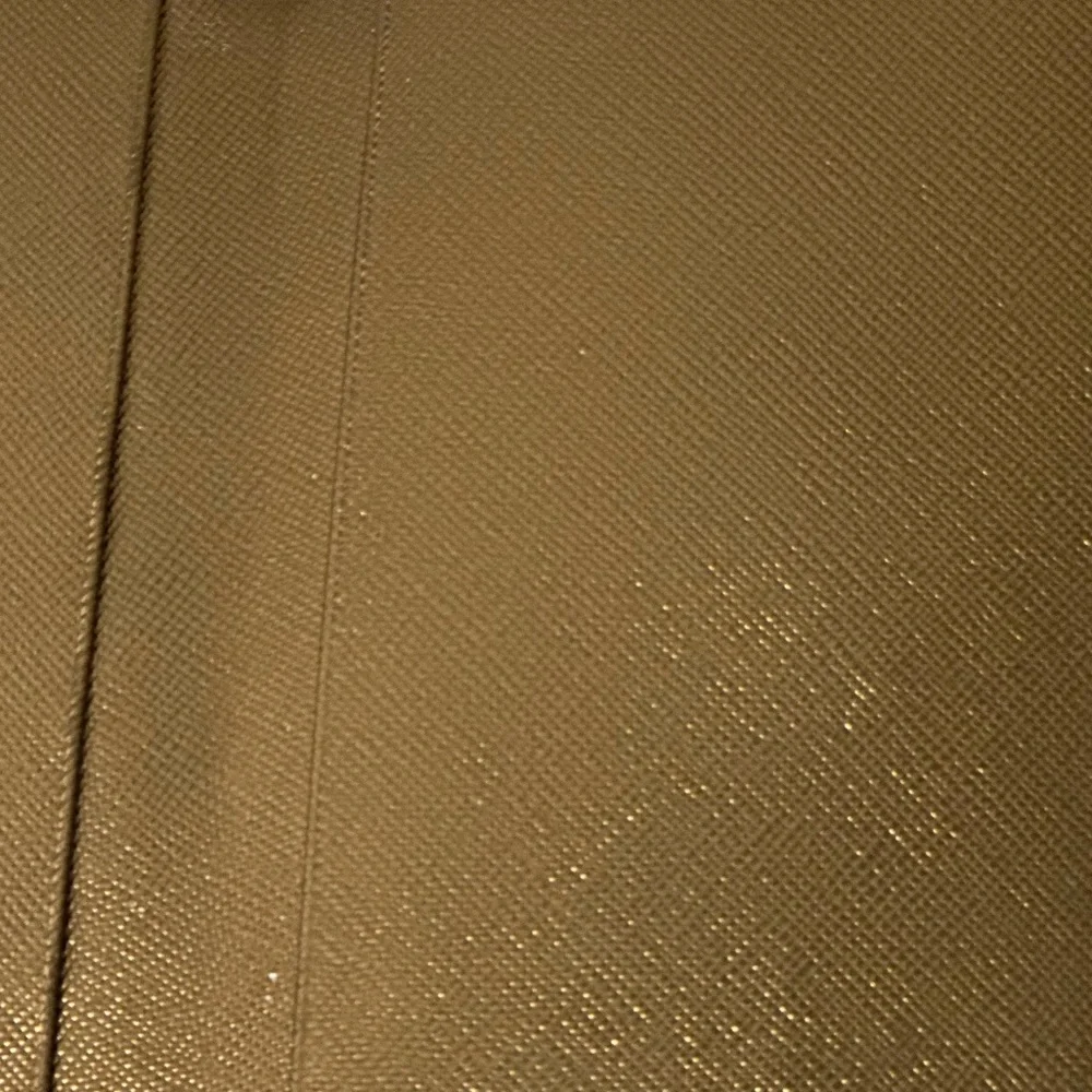 SOLD!💎Prada Saffiano Bronze Wallet-EUC - Picture 9 of 15